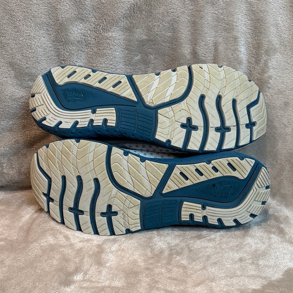 Brooks White and Blue Glycerin 18 Running Shoes - Mens 10.5 - Picture 6 of 8